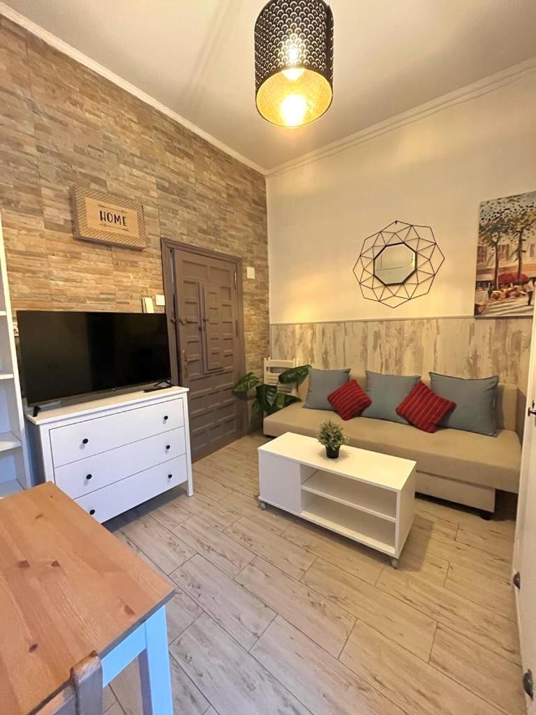 Apartment Sebastian Elcano 6, Embajadores Madrid